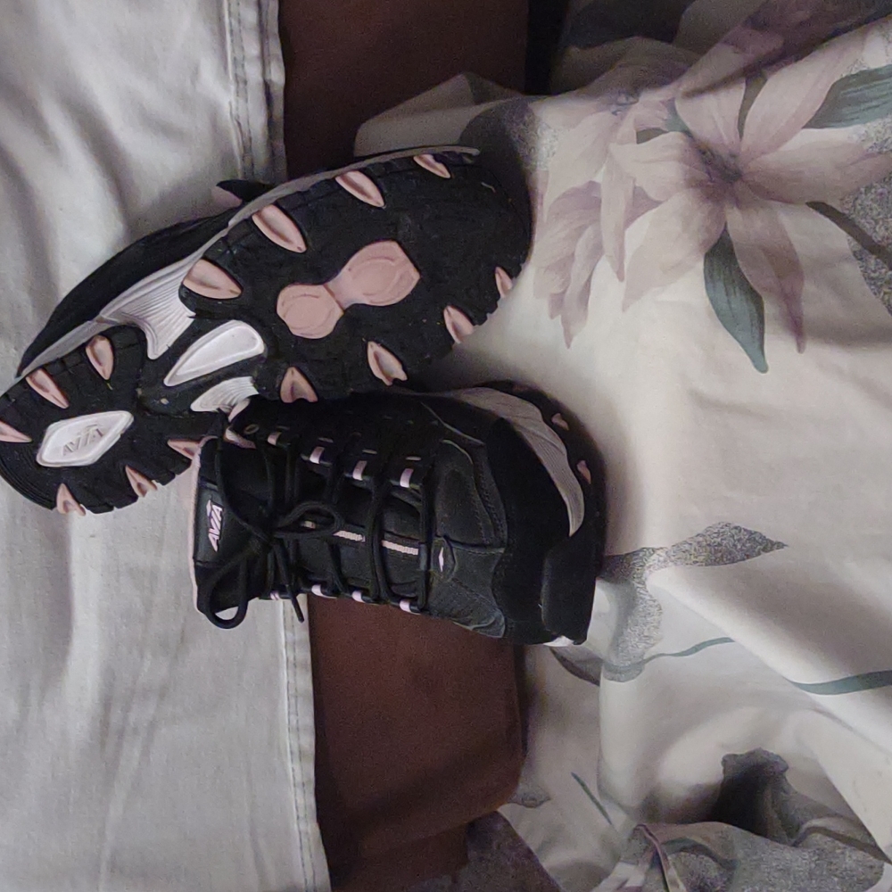 Avia Shoes